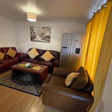 Holiday Home Cardiff City Sleeps 7 Zewnętrze zdjęcie