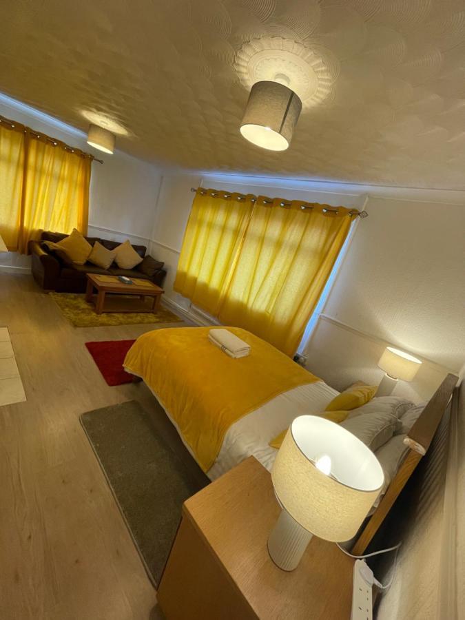 Holiday Home Cardiff City Sleeps 7 Zewnętrze zdjęcie
