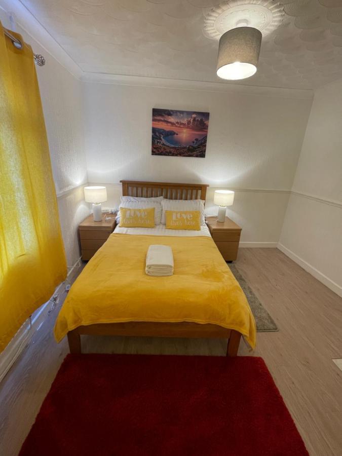 Holiday Home Cardiff City Sleeps 7 Zewnętrze zdjęcie