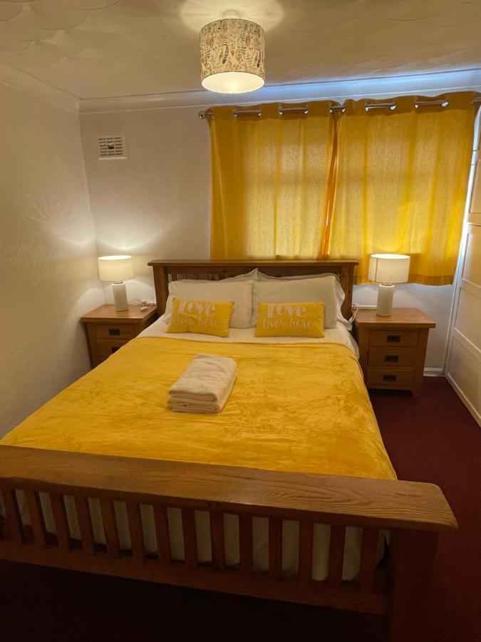 Holiday Home Cardiff City Sleeps 7 Zewnętrze zdjęcie