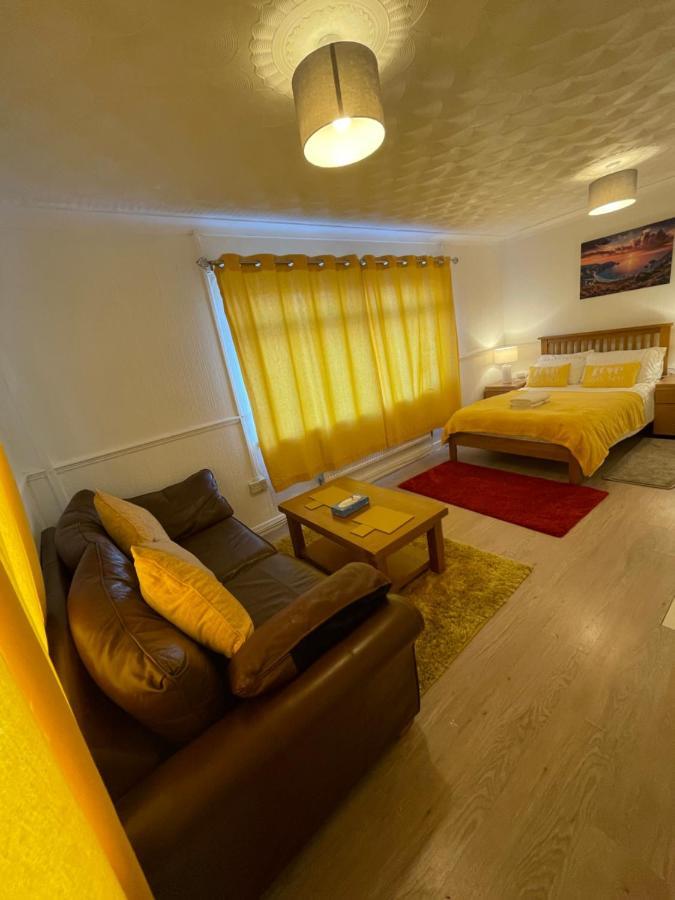 Holiday Home Cardiff City Sleeps 7 Zewnętrze zdjęcie