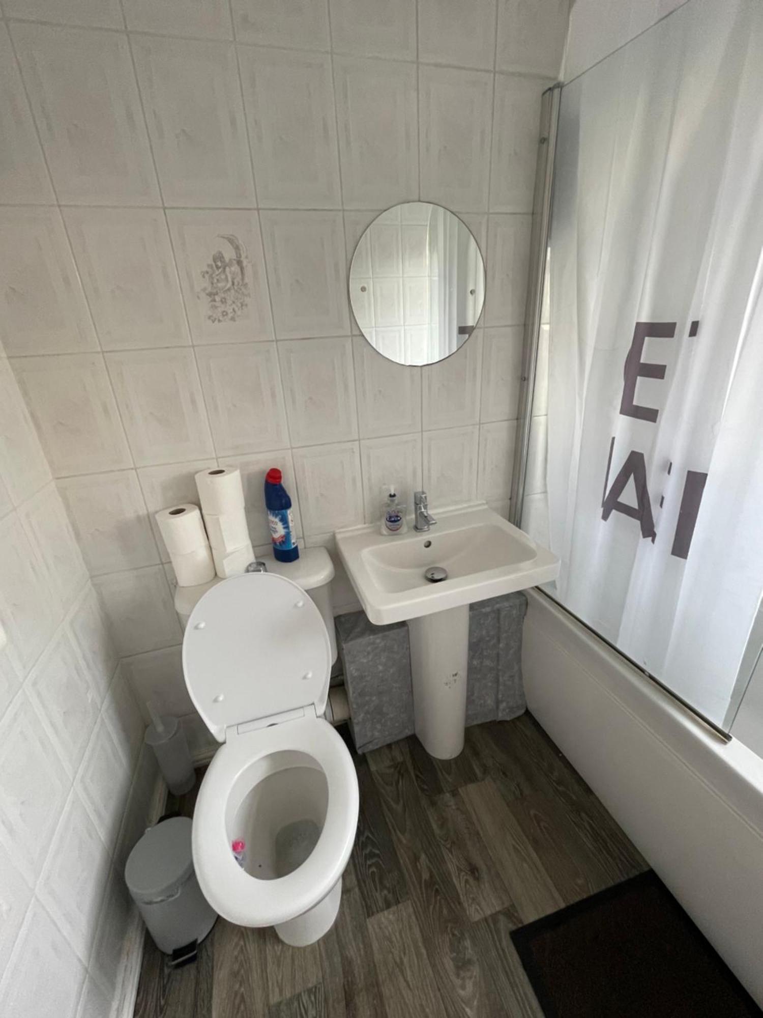 Holiday Home Cardiff City Sleeps 7 Zewnętrze zdjęcie